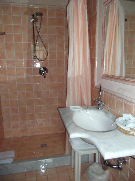 Penzion L'Arcadia Pietrasanta Pokoj fotografie